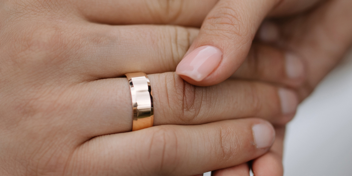The Best Wedding Rings for Couples on a Budget | F.Hinds